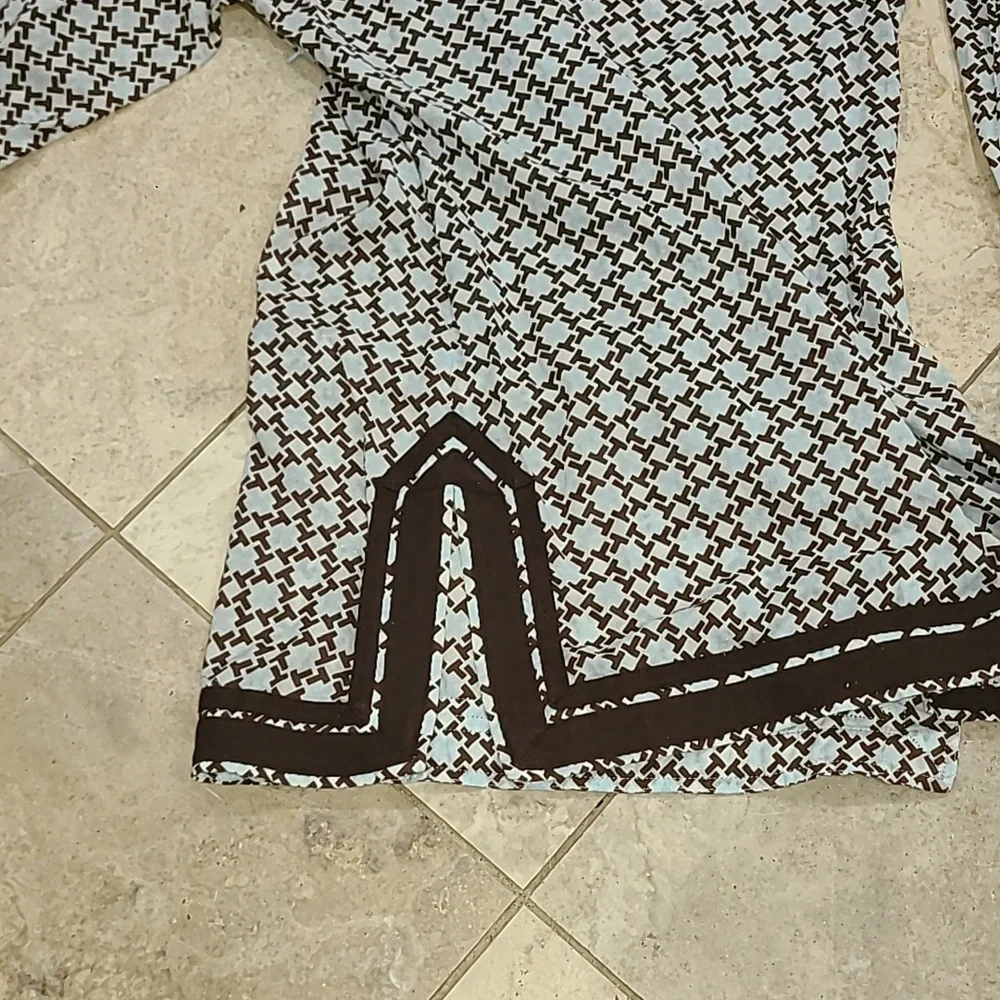 Black and White Patterned Women's Top - Picture 6 of 6